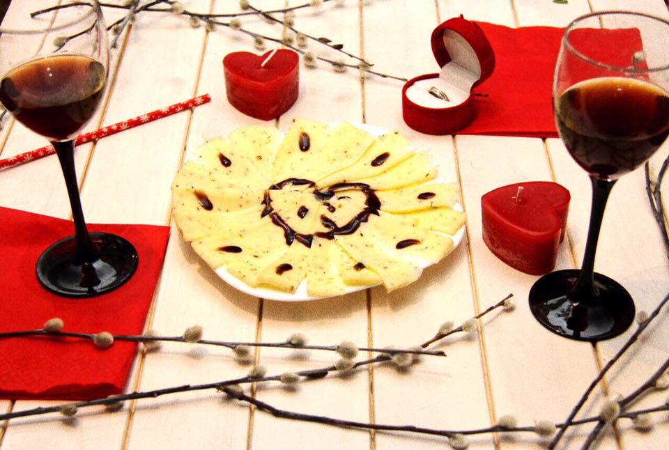 Сheese with spices is the highlight of your cheese platter