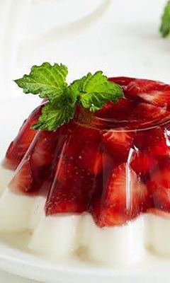  Jelly made from strawberry jam