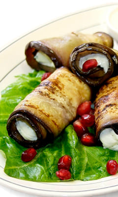 Баклажанные рулетики с творожной начинкой