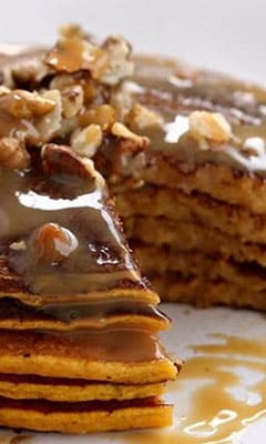 Блинный торт со сгущенным молоком и курагой