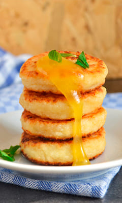 Ідеальні дієтичні сирники з йогуртом