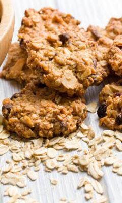 Oatmeal cookie with honey