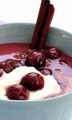 Пряний угорський вишневий суп