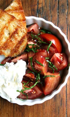 Салат із сиром і соусом «Лимон і гірчиця»