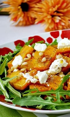 Теплий гарбузовий салат з фетою 