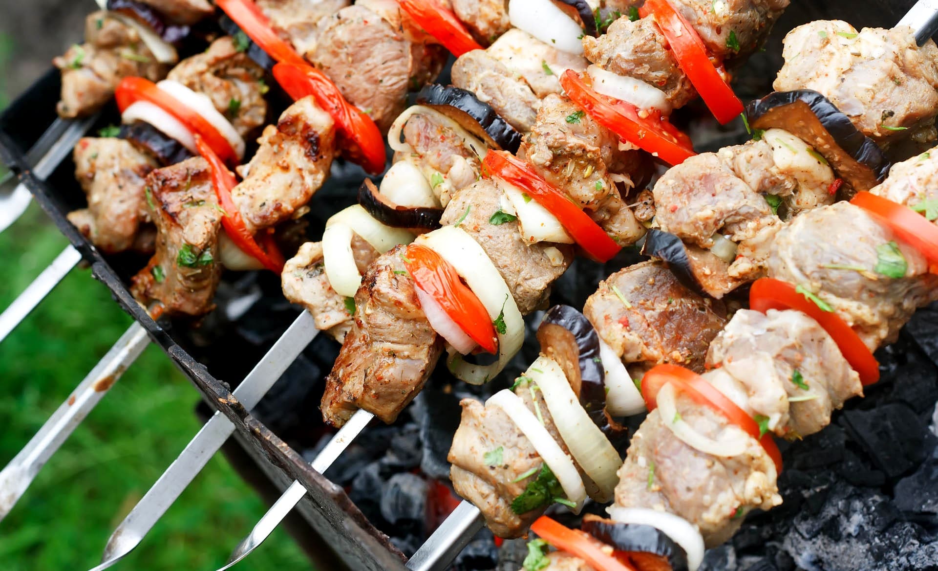 Barbecue in a tomato-yogurt marinade