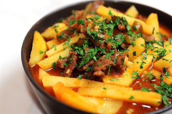 Азу по-татарськи із соусом  «Томат з часником і перцем»