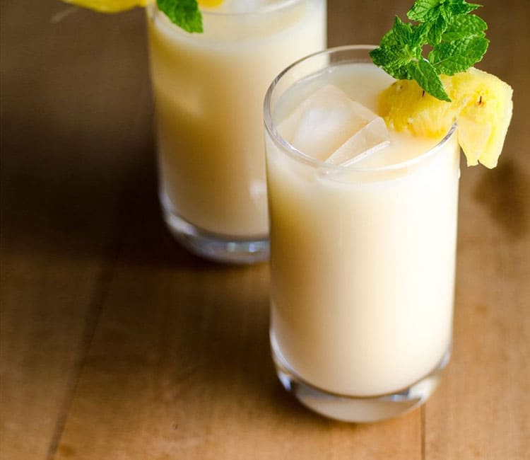 Кокосовый лимонад в графине