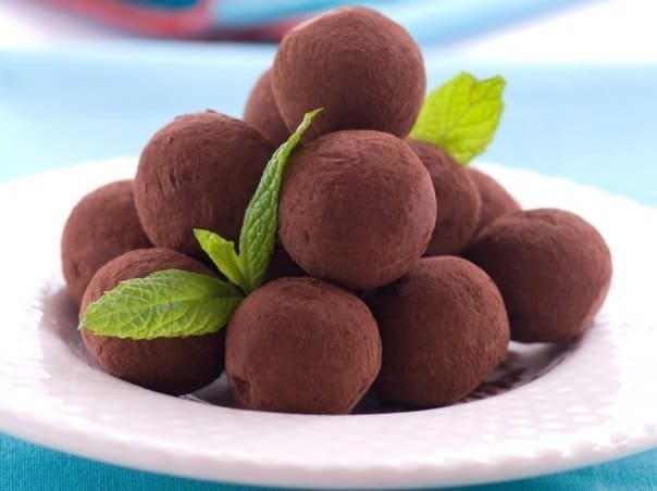 Шоколадные трюфели в какао