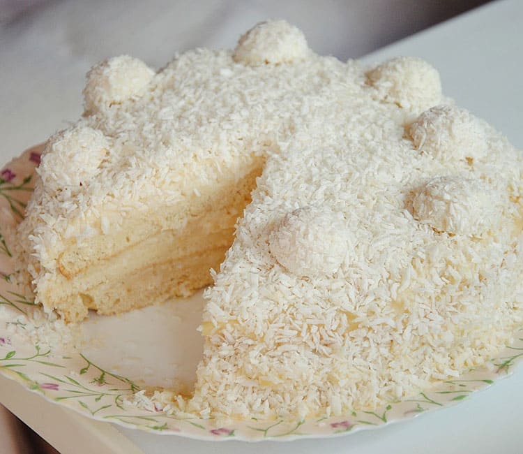 Cake "Snow Rafaello"