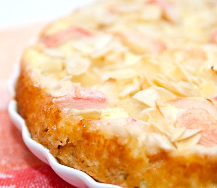 Сирний пиріг із яблуками