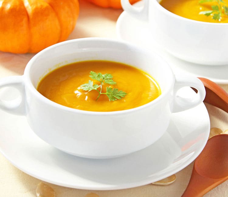 Pumpkin cream-soup with cheese